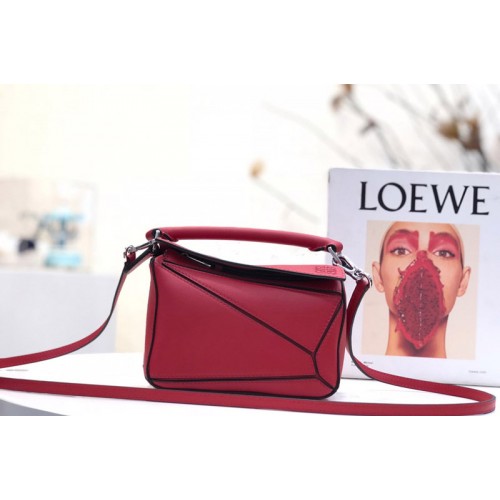 Loewe Mini Puzzle bag in Red classic calfskin