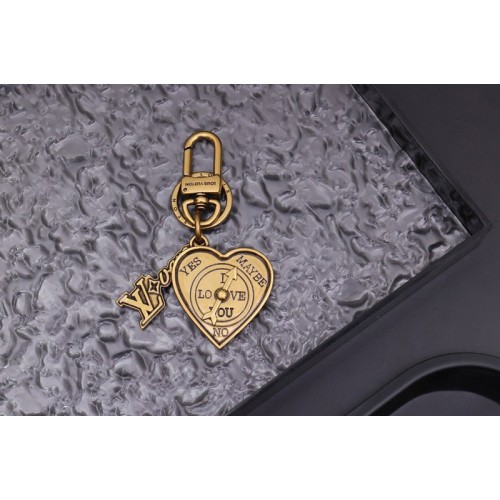 Louis Vuitton M01711 Lovers Heart Bag Charm & 038 Key Holder Louis Vuitton M01711 Lovers Heart Bag Charm & 038 Key Holder