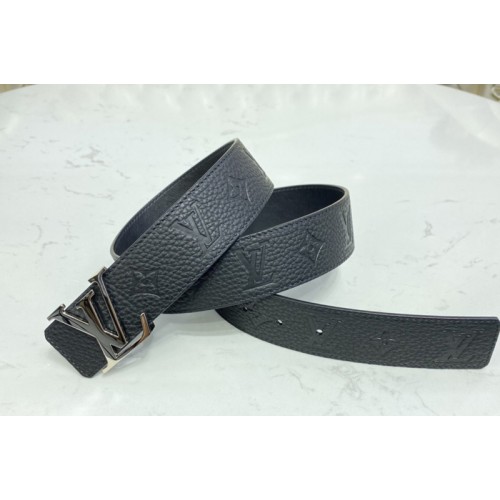 Louis Vuitton M0424V Initiales 40mm reversible belt in Black Taurillon leather With Silver Buckle