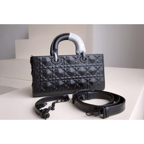 Dior M0540 Lady D-Joy bag in Black Cannage Calfskin with Diamond Motif