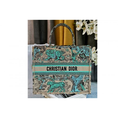 Dior M1286 Large Dioriviera Dior Book Tote in Raffia with Blue Toile de Jouy Sauvage Embroidery