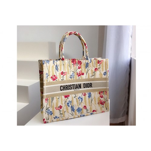 Christian Dior M1286 Dior book tote Bag in Dior Embroidery