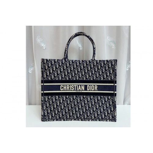 Christian Dior M1286 dior book tote Bag in Blue Dior Oblique Embroidery