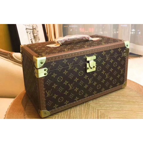 Louis Vuitton M21221 Suitcase 40 in Monogram Canvas