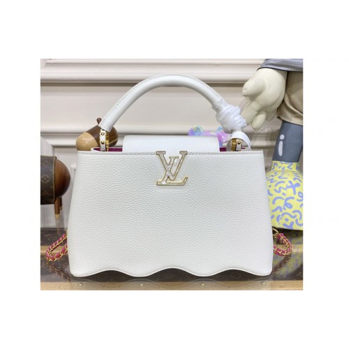 Louis Vuitton M22121 Capucines MM handbag in White Taurillon leather