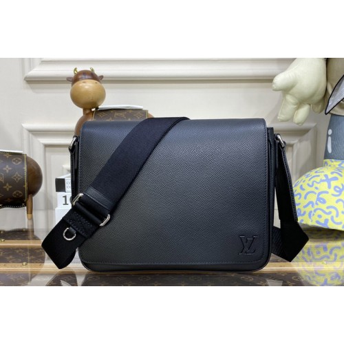 Louis Vuitton M30850 District PM messenger bag in Black Taiga cowhide leather