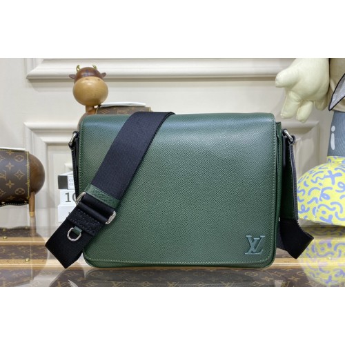 Louis Vuitton M30861 District PM messenger bag in Green Taiga cowhide leather