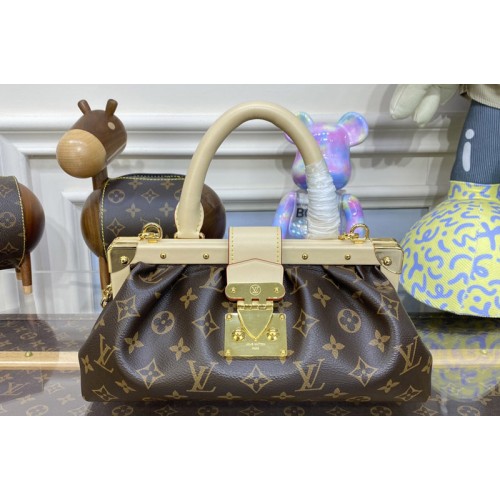 Louis Vuitton M46544 Monogram Clutch Bag in Monogram coated canvas