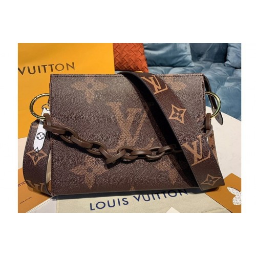 Louis Vuitton M47547 toiletry pouch 26 with Chain in Monogram canvas