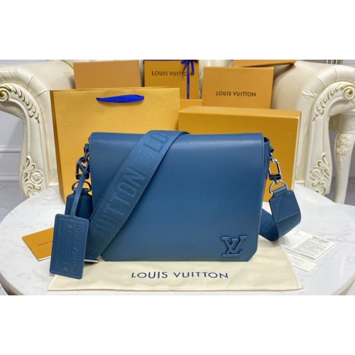 Louis Vuitton M59327 New Messenger Bag in blue Aerogram leather