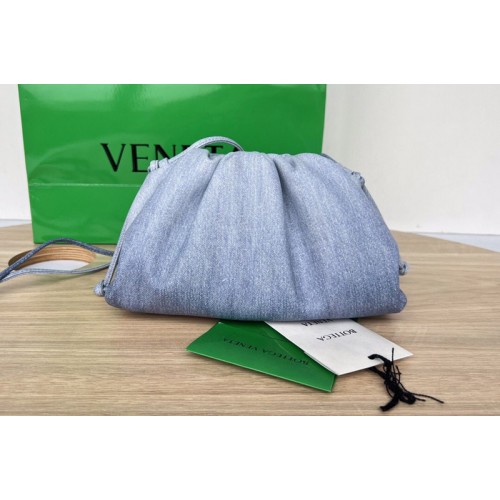 Bottega Veneta mini Pouch in Blue Leather