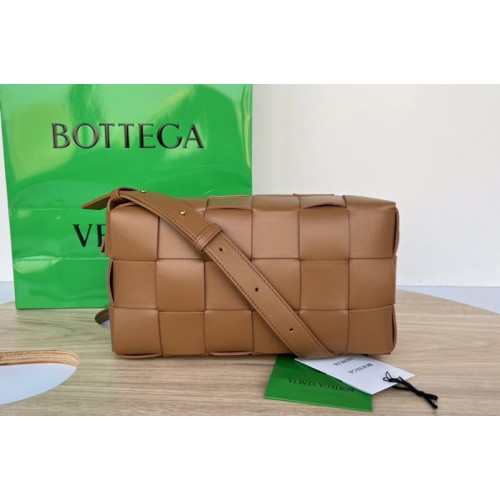 Bottega Veneta Brick Cassette Bag in Brown Intreccio grained leather
