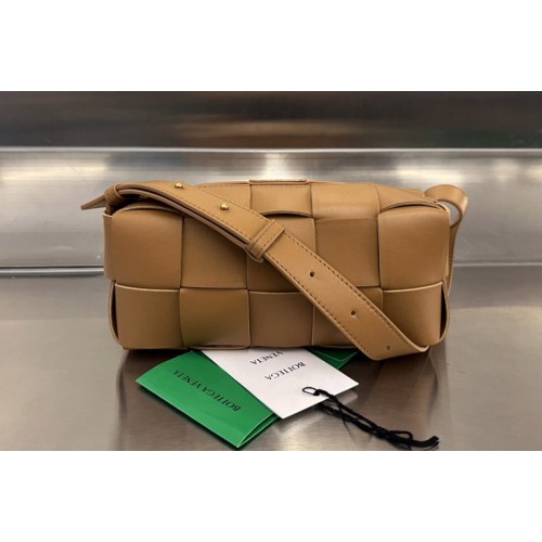 Bottega Veneta Small Brick Cassette Bag in Brown intreccio leather