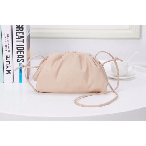 Bottega Veneta The Pouch 20 Bags Cream Butter Calf Leather