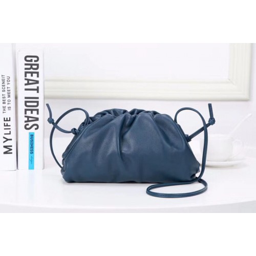 Bottega Veneta The Pouch 20 Bags Blue Butter Calf Leather