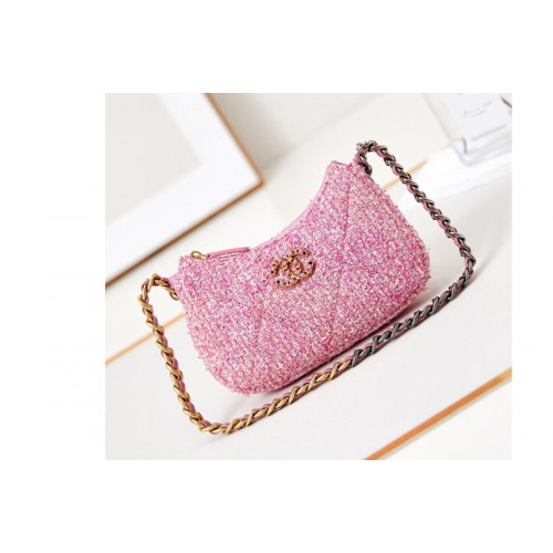 Chanel Small Hobo Bag in Pink Cotton Tweed