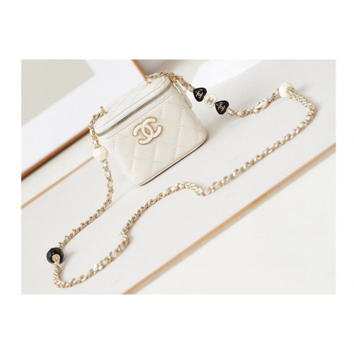 Chanel AP3941 Clutch With Chain Bag in White Lambskin