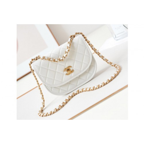Chanel Hobo Handbag in White Calfskin