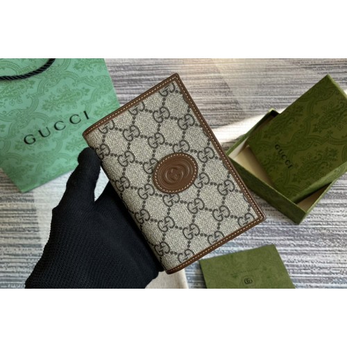 Gucci passport case with Interlocking G in Beige and ebony Supreme canvas