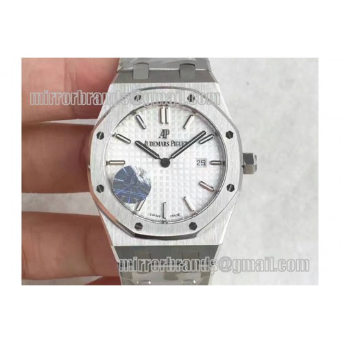Audemars Piguet Royal Oak 67650 Ladies 33mm SS/SS Wht JF Swiss ETA Quartz