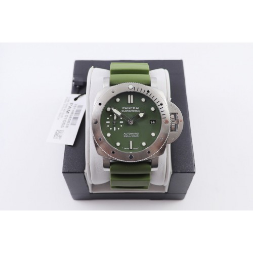 Panerai PAM1055 Luminor Submersible 42mm Verde Militare VSF 1:1 Best Edition on Green Rubber Strap P.900 Clone